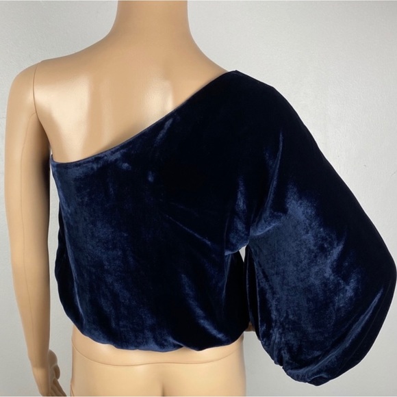 ALICE + OLIVIA REVOLVE BLUE ONE-SHOULDER VELVET TOP - Picture 6 of 8